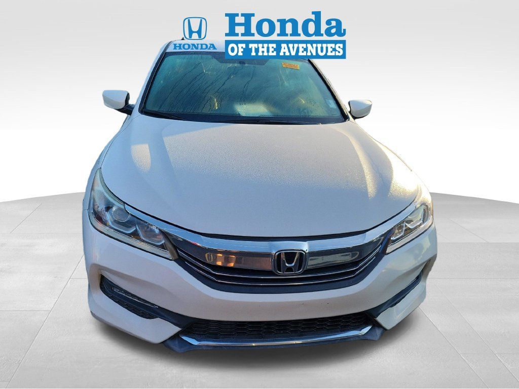Used 2017 Honda Accord Sport image 2