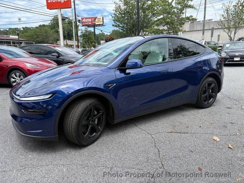 Used 2026 Tesla Model Y 2WD image 9