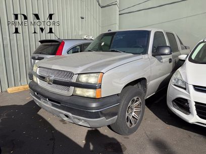 Used 2004 Chevrolet Avalanche 4x4 w/ Preferred Equipment Group