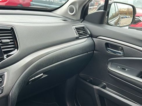 Used 2023 Honda Ridgeline Sport image 18