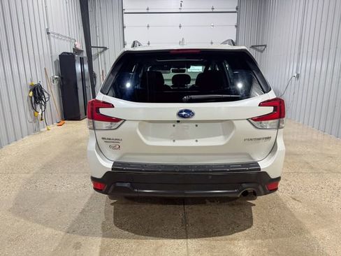 Used 2019 Subaru Forester Premium AWD/4WD image 4