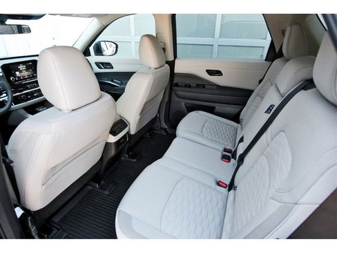 New 2025 Nissan Pathfinder SV w/ Cargo Package image 12