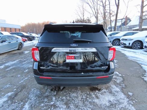 Used 2022 Ford Explorer XLT image 5