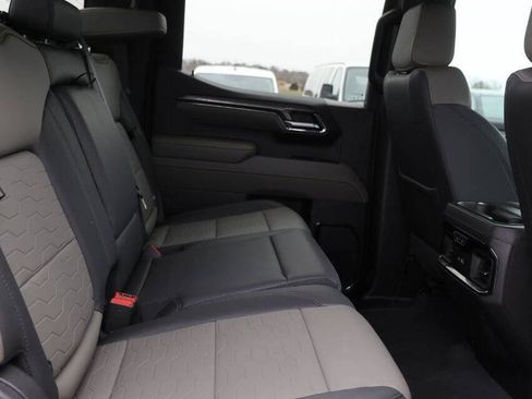 Used 2024 Chevrolet Silverado 1500 ZR2 w/ Technology Package AWD/4WD image 16