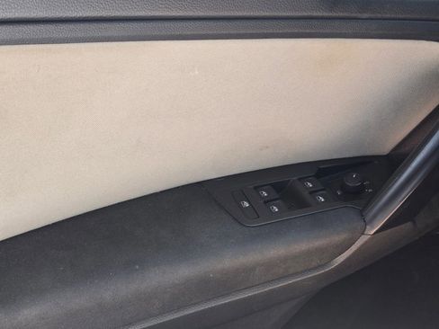 Used 2021 Volkswagen Tiguan S FWD image 9
