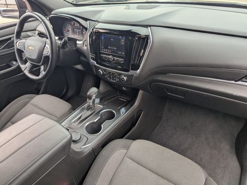 Used 2023 Chevrolet Traverse LT image 11
