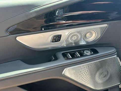 New 2026 Lincoln Nautilus Reserve AWD/4WD image 13