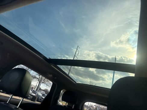 Used 2023 Kia Sorento SX image 21