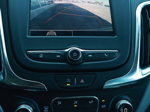 Used 2024 Chevrolet Equinox LT FWD image 18