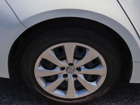 Used 2024 Toyota Corolla LE FWD image 8