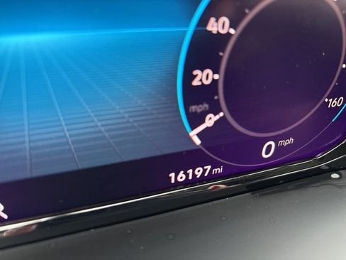 Used 2025 Volkswagen Atlas SE image 14