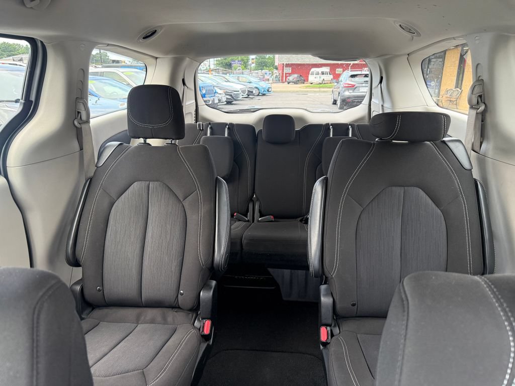 Used 2023 Chrysler Voyager LX FWD image 35