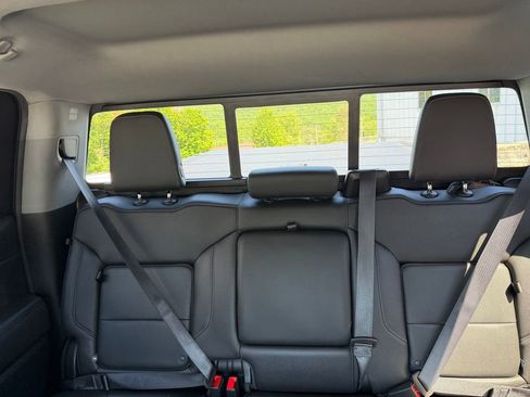 Used 2019 Chevrolet Silverado 1500 LT Trail Boss AWD/4WD image 19