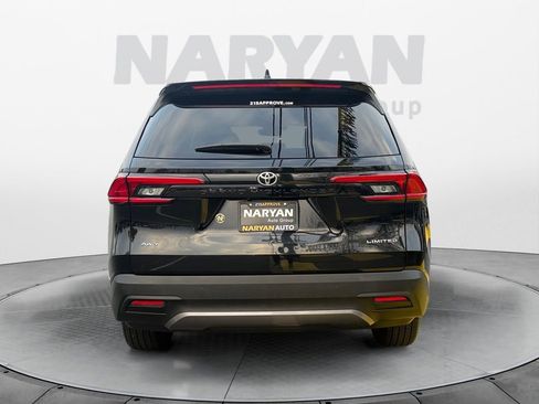 Used 2024 Toyota Grand Highlander Limited image 7