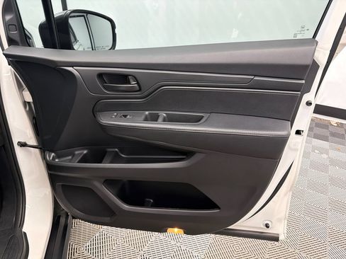 Used 2023 Honda Odyssey EX-L image 16