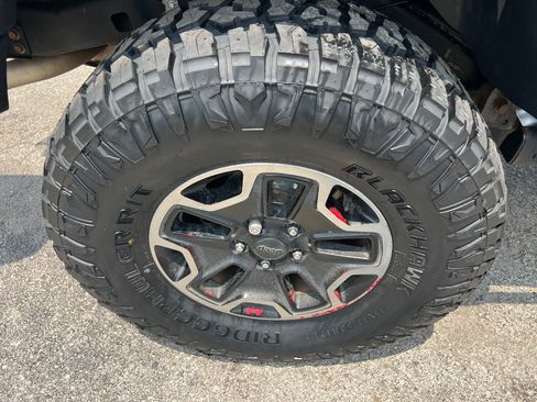 Used 2015 Jeep Wrangler Unlimited Rubicon AWD/4WD image 50