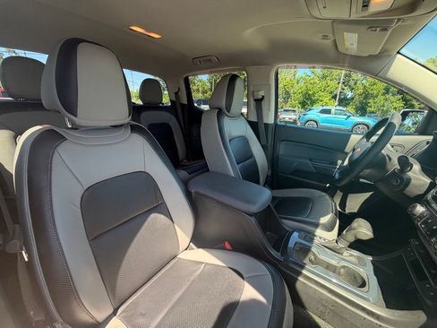 Used 2015 Chevrolet Colorado Z71 AWD/4WD image 28