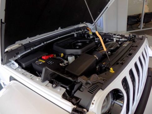 Certified 2023 Jeep Wrangler Unlimited Sahara image 44