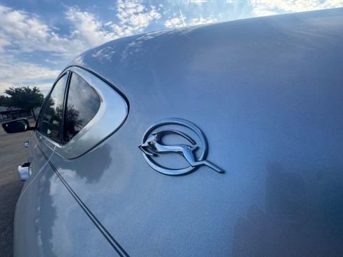 Used 2016 Chevrolet Impala LT image 7