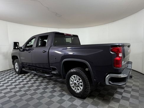 Used 2024 Chevrolet Silverado 2500 LT w/ Convenience Package AWD/4WD image 3
