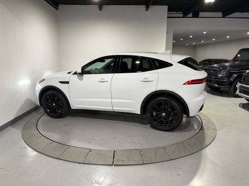 Used 2019 Jaguar E-PACE R-Dynamic SE image 17