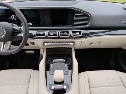 Used 2026 Mercedes-Benz GLS 450 4MATIC image 35