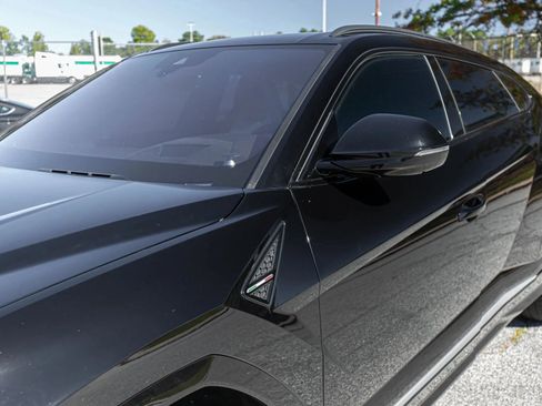 Used 2019 Lamborghini Urus Sport Utility 4D image 3