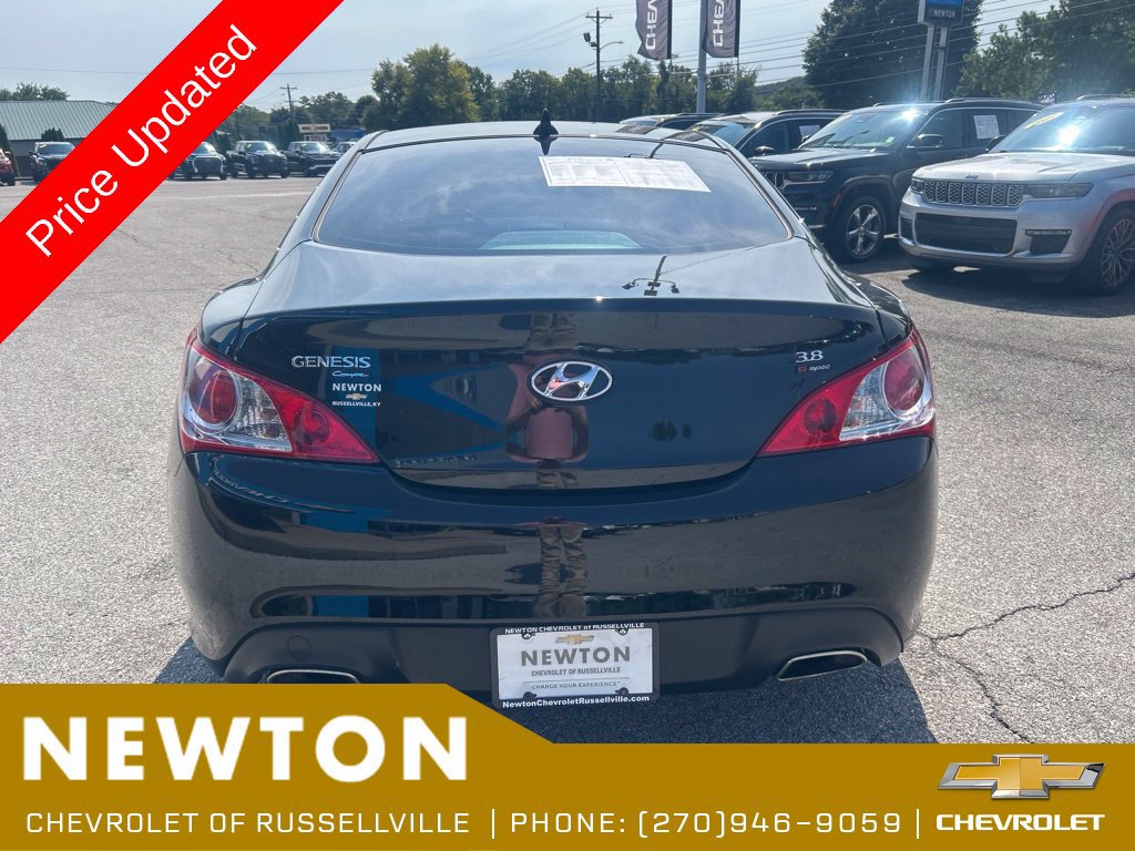 Used 2012 Hyundai Genesis 3.8 RWD image 29