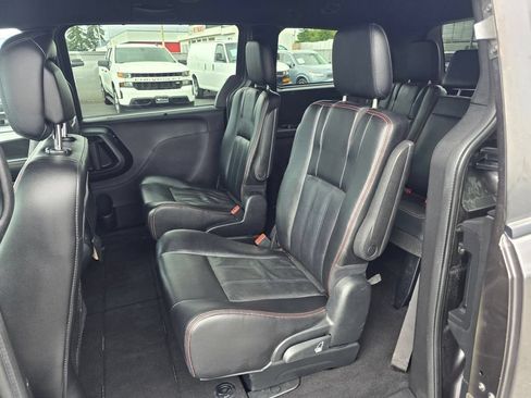 Used 2019 Dodge Grand Caravan GT FWD image 16