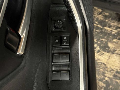 Used 2025 Toyota RAV4 XLE AWD/4WD image 22