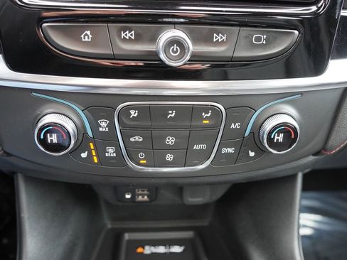 Certified 2023 Chevrolet Traverse RS image 30