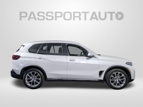 Used 2024 BMW X5 xDrive40i w/ Premium Package AWD/4WD image 8