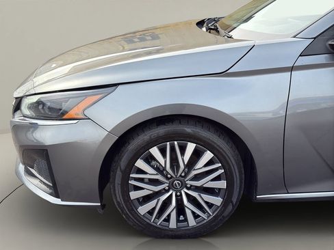Used 2023 Nissan Altima 2.5 SV image 21