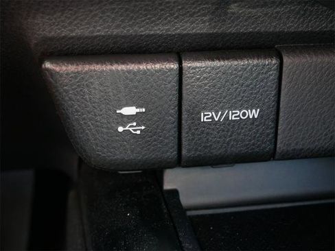 Certified 2019 Toyota Camry SE w/ Carpet Mat Package FWD image 16
