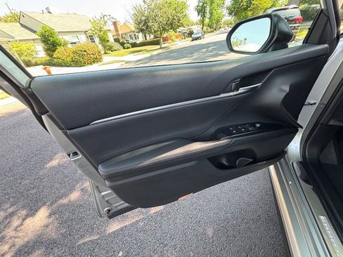 Used 2020 Toyota Camry XSE image 30