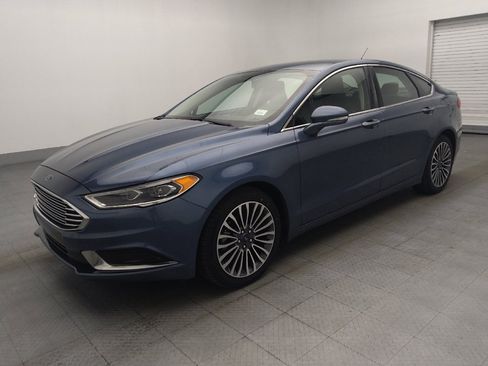 Used 2018 Ford Fusion SE w/ Fusion SE Technology Package FWD image 2