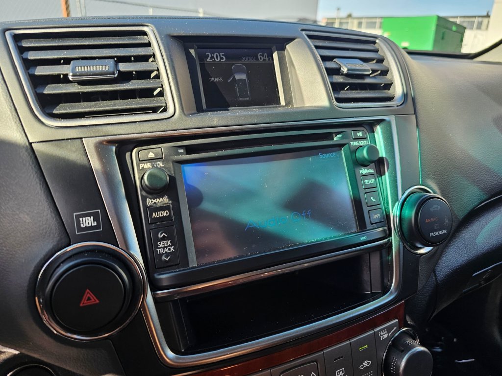 Used 2013 Toyota Highlander Limited AWD/4WD image 26