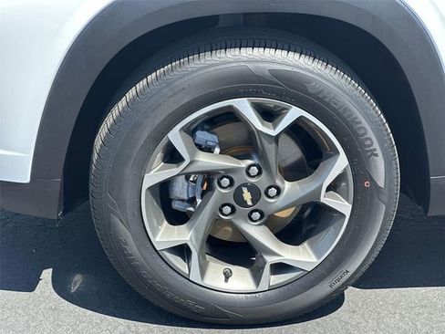 Used 2024 Chevrolet Trax LT w/ Driver Confidence Package FWD image 31
