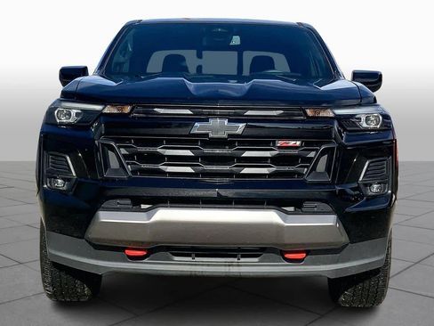 Certified 2024 Chevrolet Colorado Z71 w/ LPO, Dark Essentials Package image 3