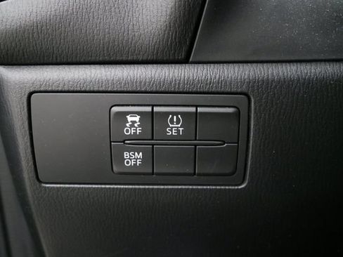 Used 2014 MAZDA MAZDA3 i Touring FWD image 16