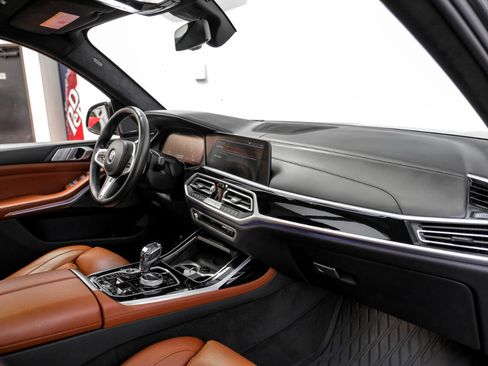 Used 2021 BMW X7 xDrive40i w/ M Sport Package image 11