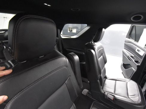 Used 2020 Ford Explorer Limited image 19