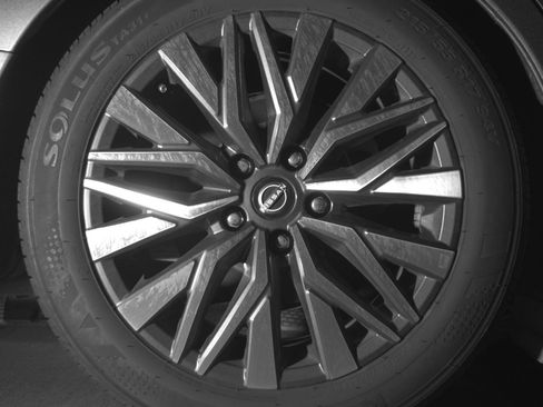 Used 2025 Nissan Altima 2.5 SV FWD image 15