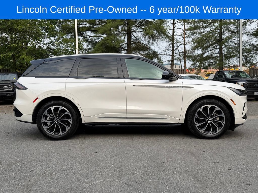 Certified 2024 Lincoln Nautilus Reserve AWD/4WD image 8