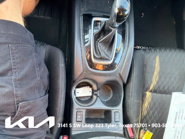 Used 2018 Nissan Rogue SV w/ Premium Package FWD image 21