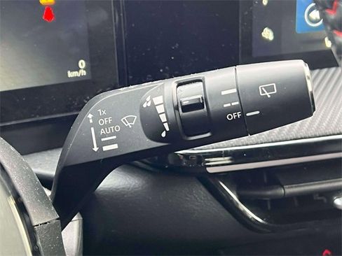 Used 2025 Nissan Kicks SR w/ SR Premium Package image 23