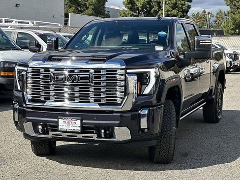 New 2026 GMC Sierra 2500 Denali w/ Denali Reserve Package AWD/4WD image 3