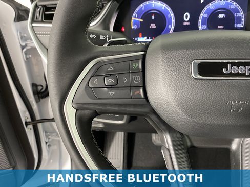 New 2025 Jeep Grand Cherokee Laredo w/ Luxury Tech Group I image 20