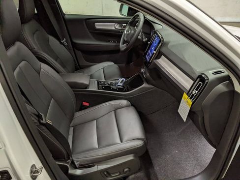 New 2026 Volvo XC40 B5 Plus w/ Protection Package Premier image 22