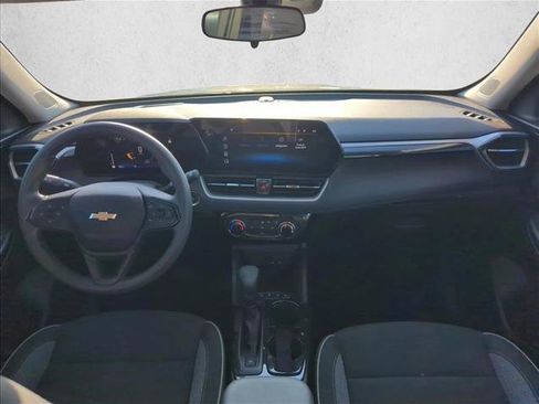 Used 2024 Chevrolet TrailBlazer LT w/ Driver Confidence Package FWD image 25